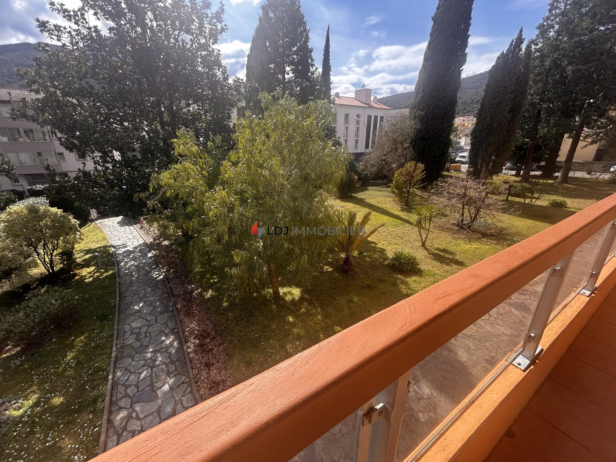 Appartement T3 lumineux avec terrasse, cave et parking à Amélie-les-Bains-Palalda 