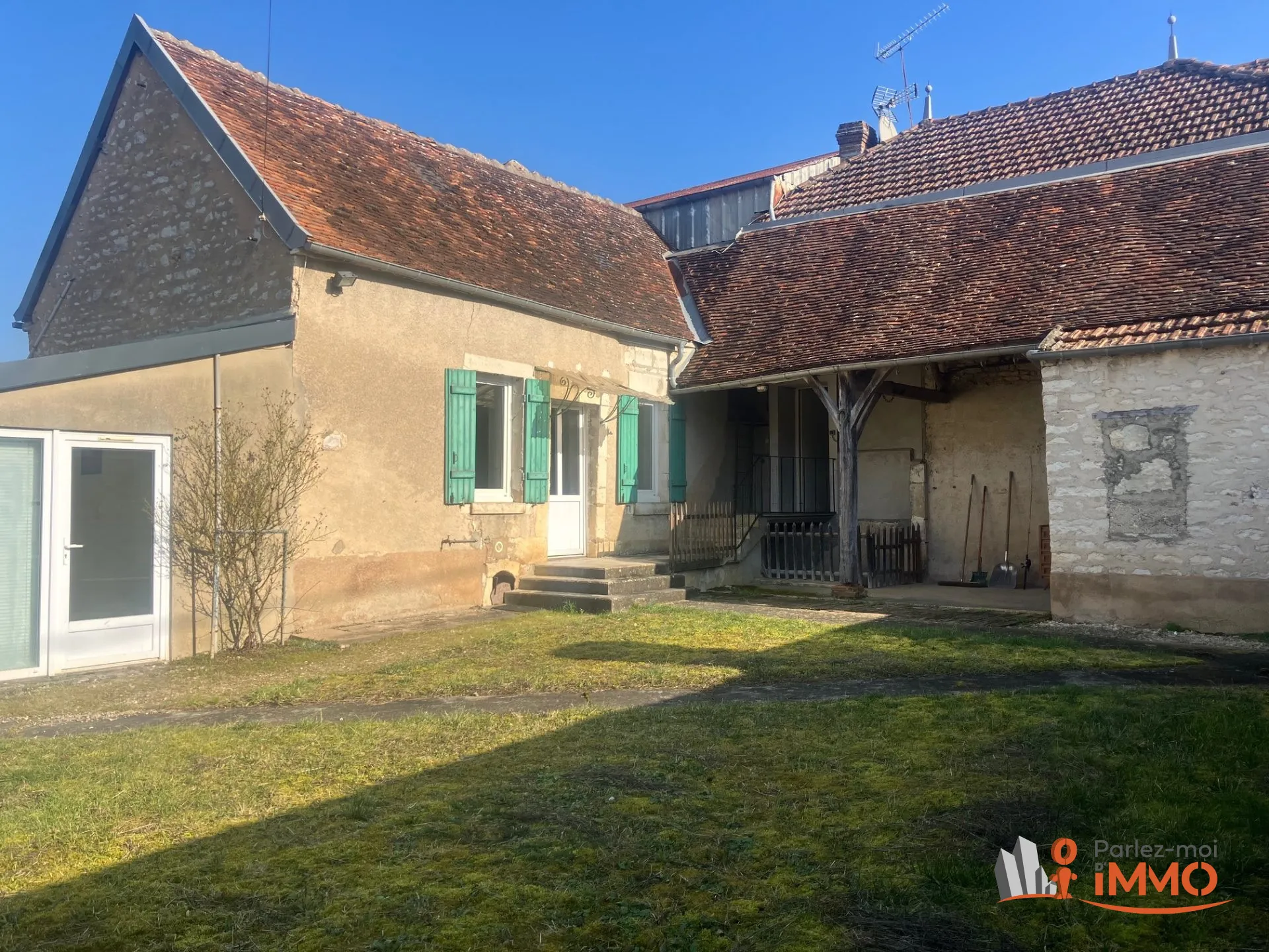 Maison ancienne habitable avec terrain à Chablis (89800) – Bonne opportunité