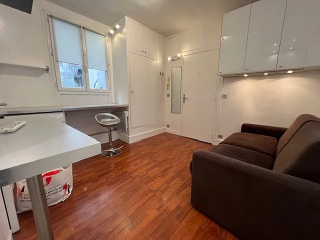 Studio de 14 m² à vendre proche de l'Étoile à Paris 