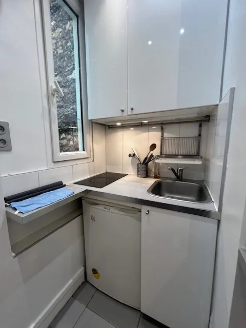 Studio de 14 m² à vendre proche de l'Étoile à Paris 