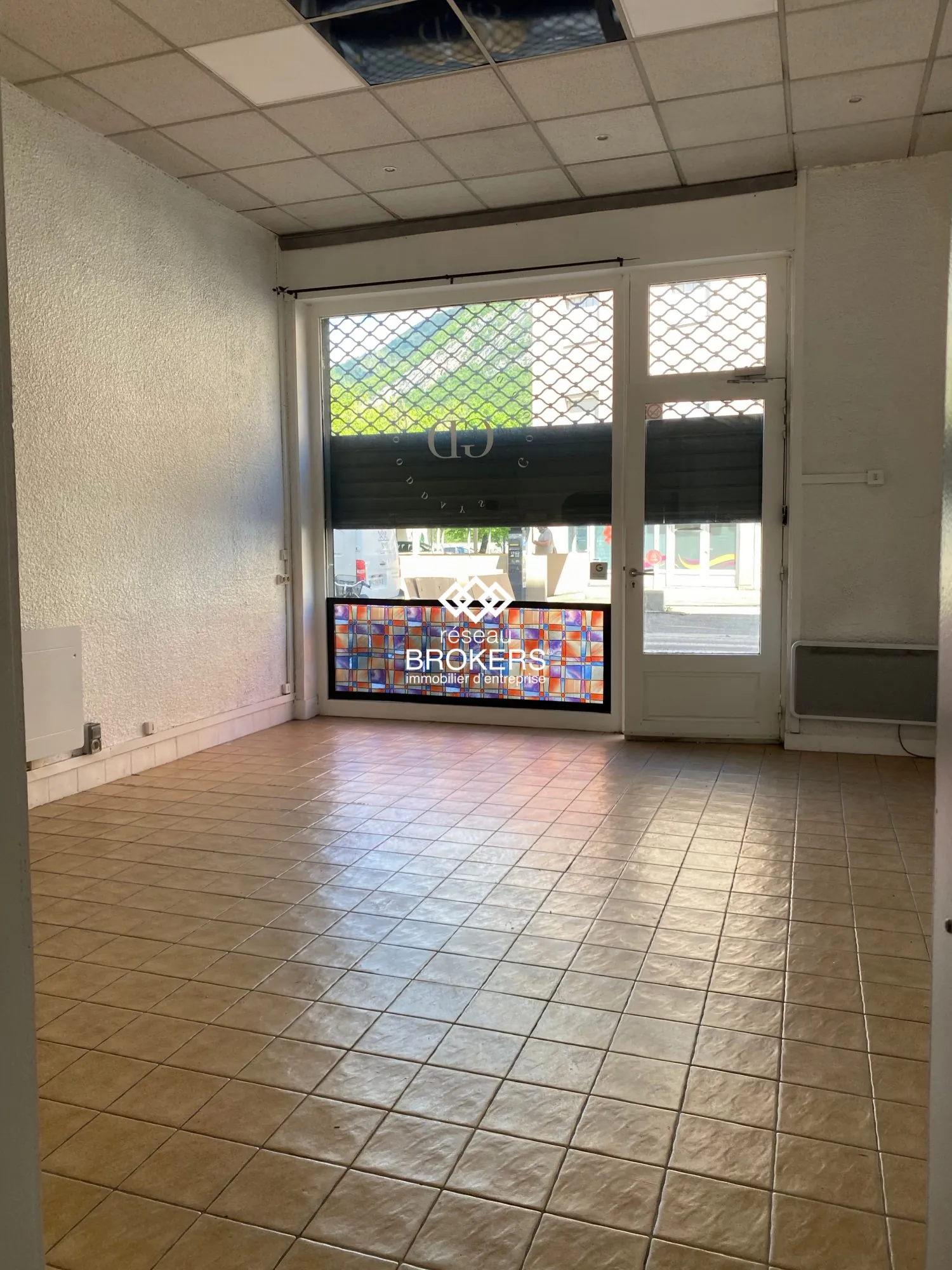 Local commercial de 40 m² à Grenoble, proche gare et quais