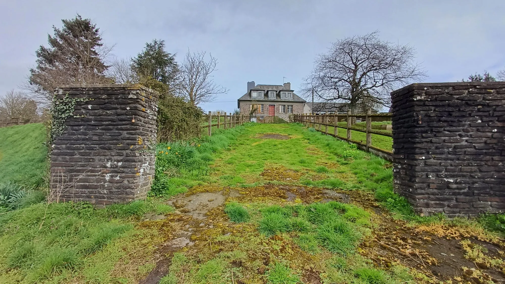 Maison à rénover de 175 m² à Valdallière – Terrain de 3060 m²