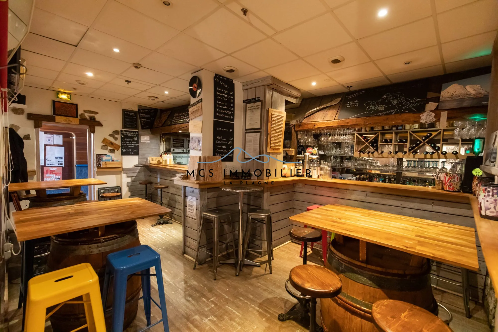 Fonds de commerce bar à vins et restauration à Aime 2000 avec forte clientèle