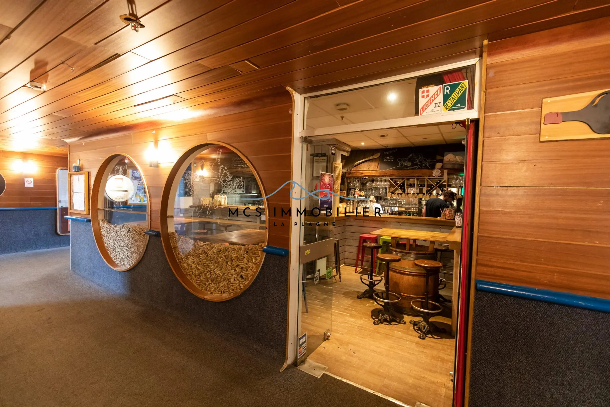 Fonds de commerce bar à vins et restauration à Aime 2000 avec forte clientèle 