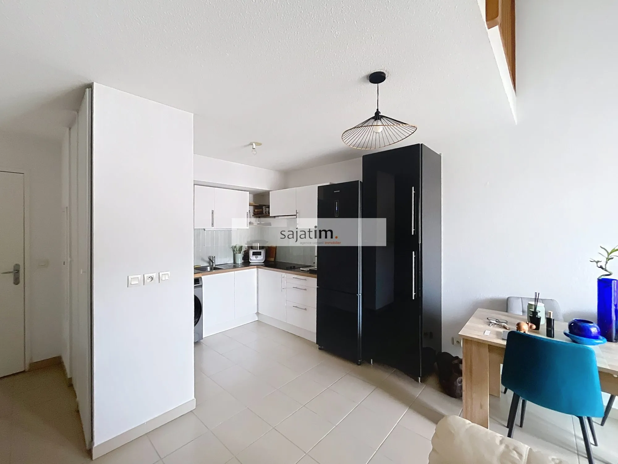 Appartement T2/T3 avec vue sur le Faron à Toulon – Dernier étage, terrasse, garage 