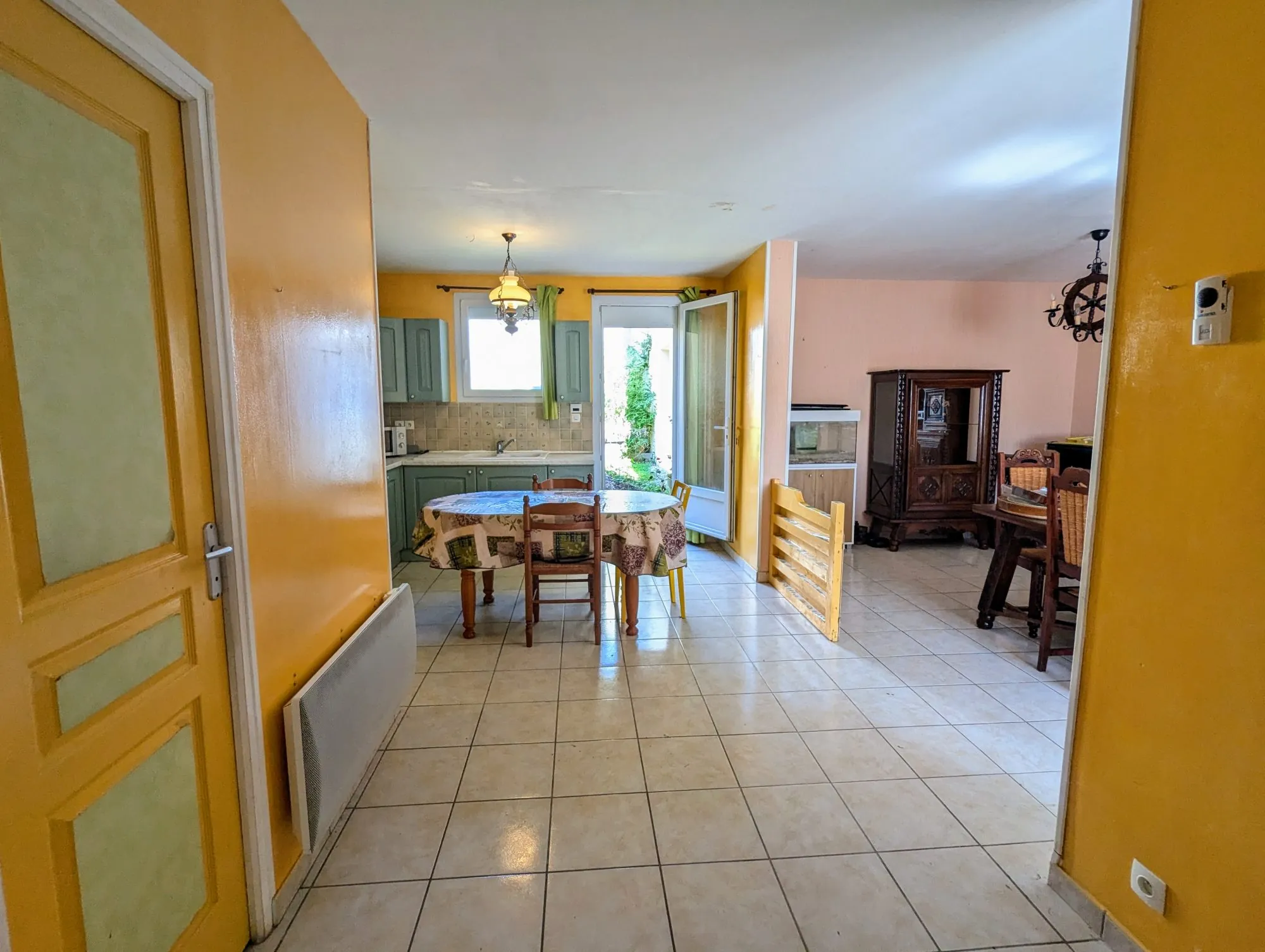 Entrée Maison de plain-pied avec garage et cour à Isigny-sur-Mer 