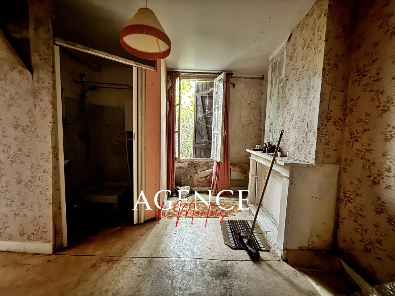 Maison à rénover avec jardin à Donnemarie-Dontilly – Faible performance énergétique 