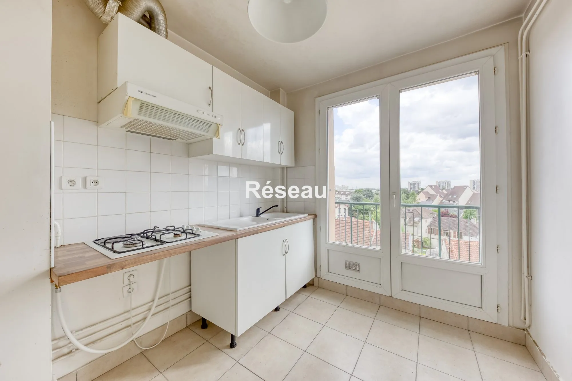 Studio à vendre à Massy, 42 m², avec balcon, parking et cave 