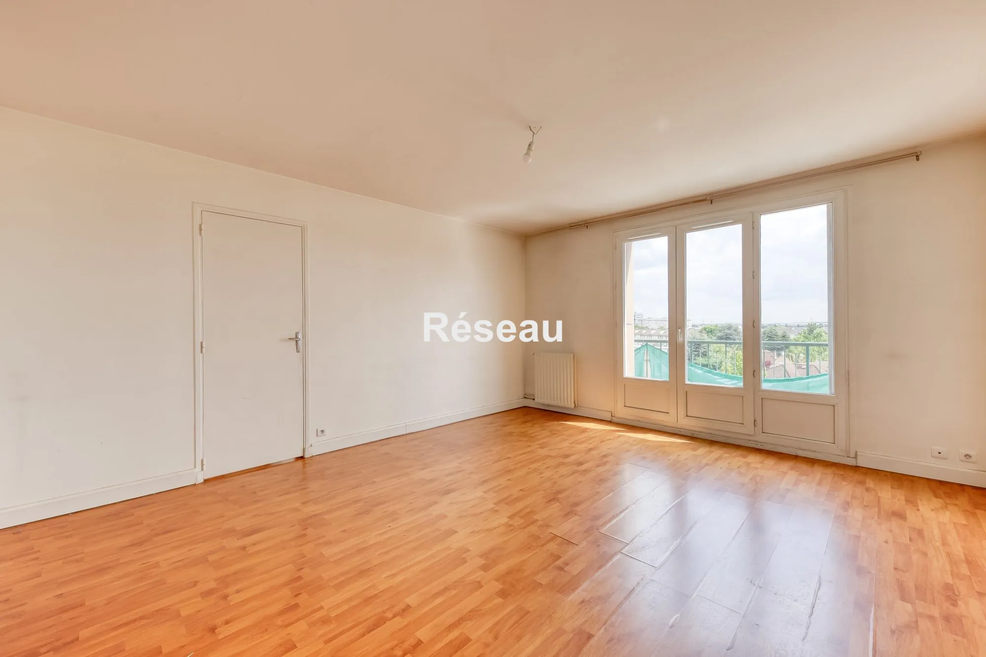 Studio à vendre à Massy, 42 m², avec balcon, parking et cave