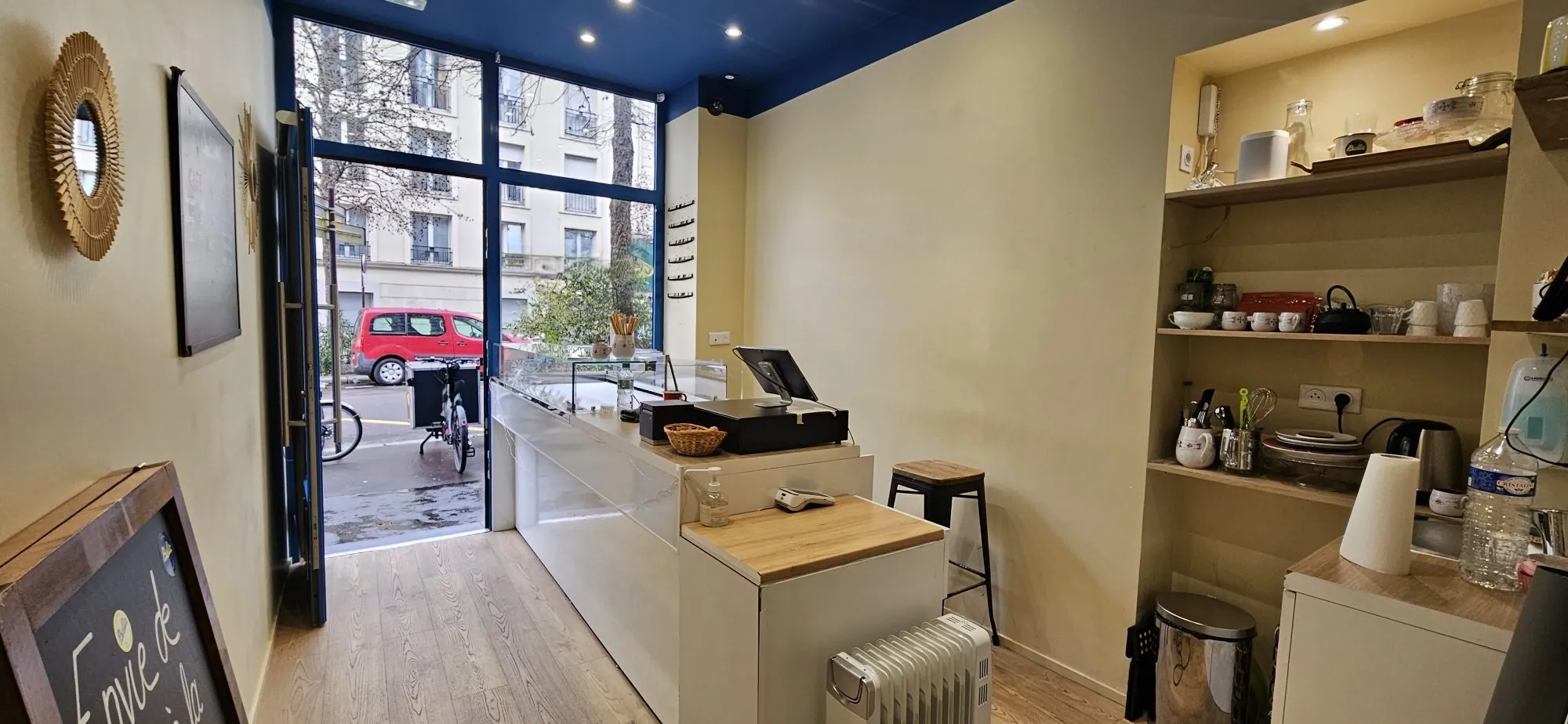 Fonds de commerce en petite restauration à Paris 10, faible loyer, équipement inclus 