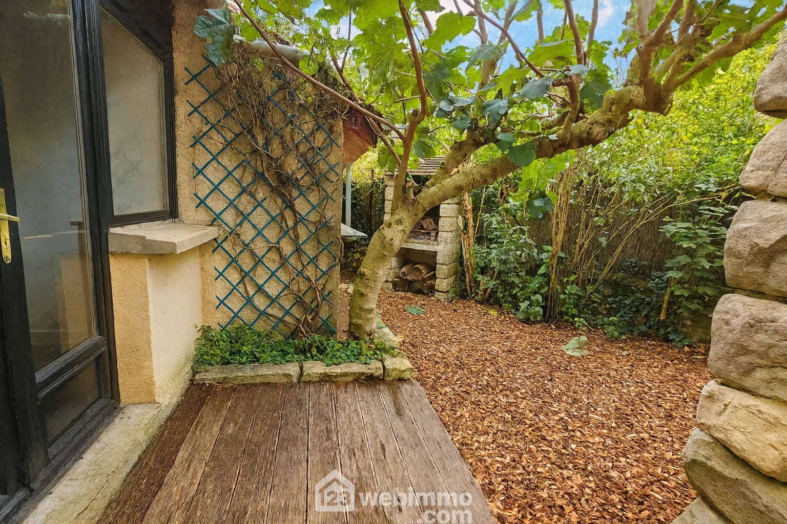 Maison en pierre de 82 m² à Cély avec terrasse et potentiel