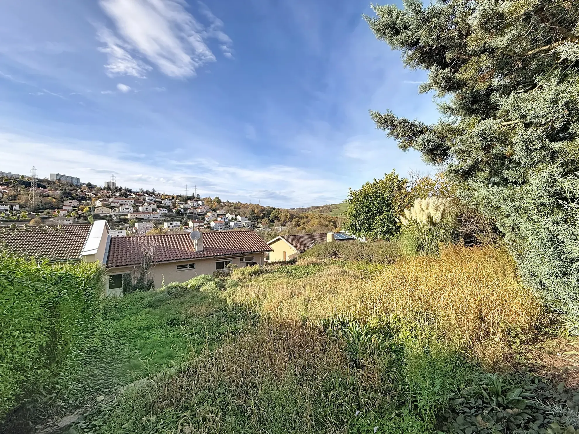 Maison à vendre avec jardin et grand sous-sol à La Talaudière 