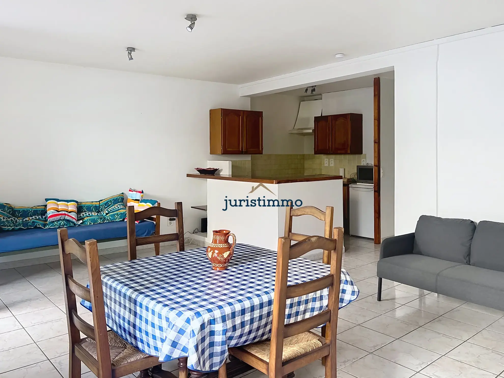 Appartement lumineux avec terrasse de 31 m2 au centre de Malaucène près du Mont Ventoux