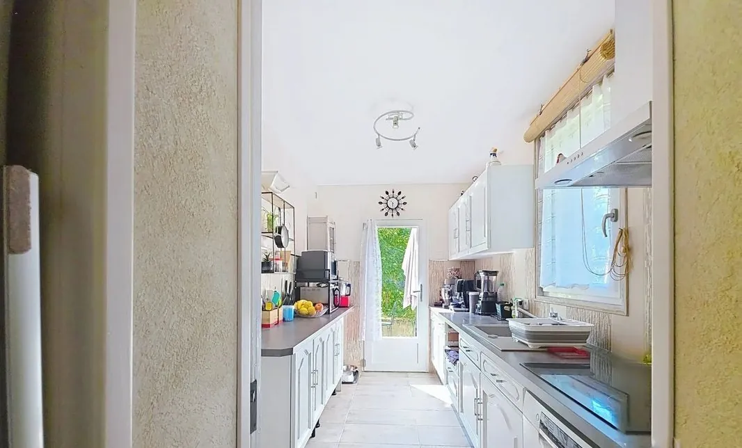 Maison de village rénovée proche de Saverdun avec 4 chambres et terrasse 