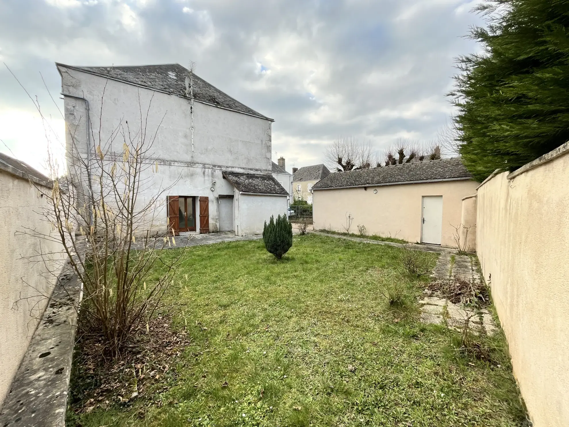 Maison de village à restaurer à Josnes, 120 m², proche Mer - Opportunité d'investissement