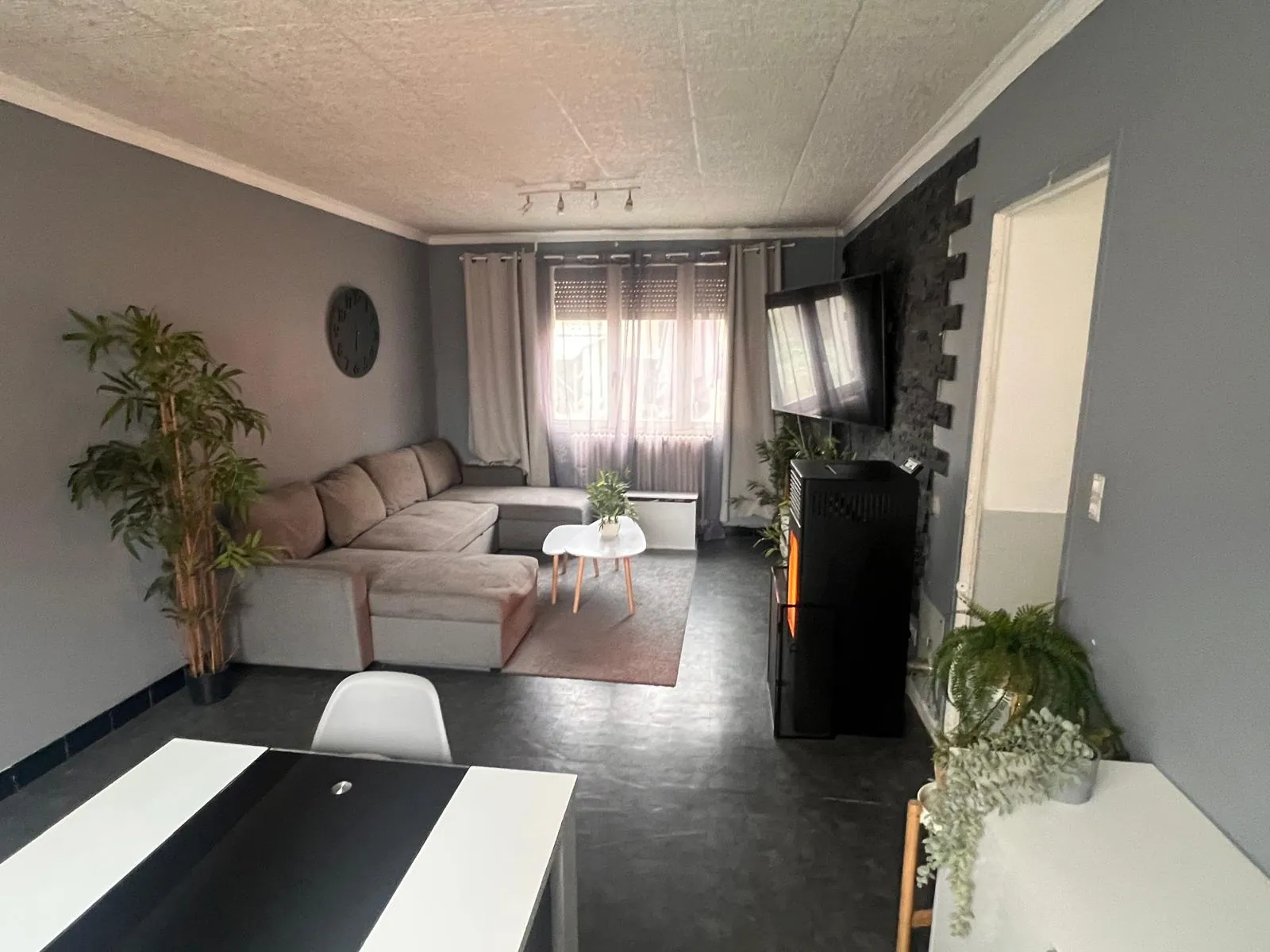 Vente ensemble immobilier à Étampes avec maison, dépendances et potentiel d’aménagement 