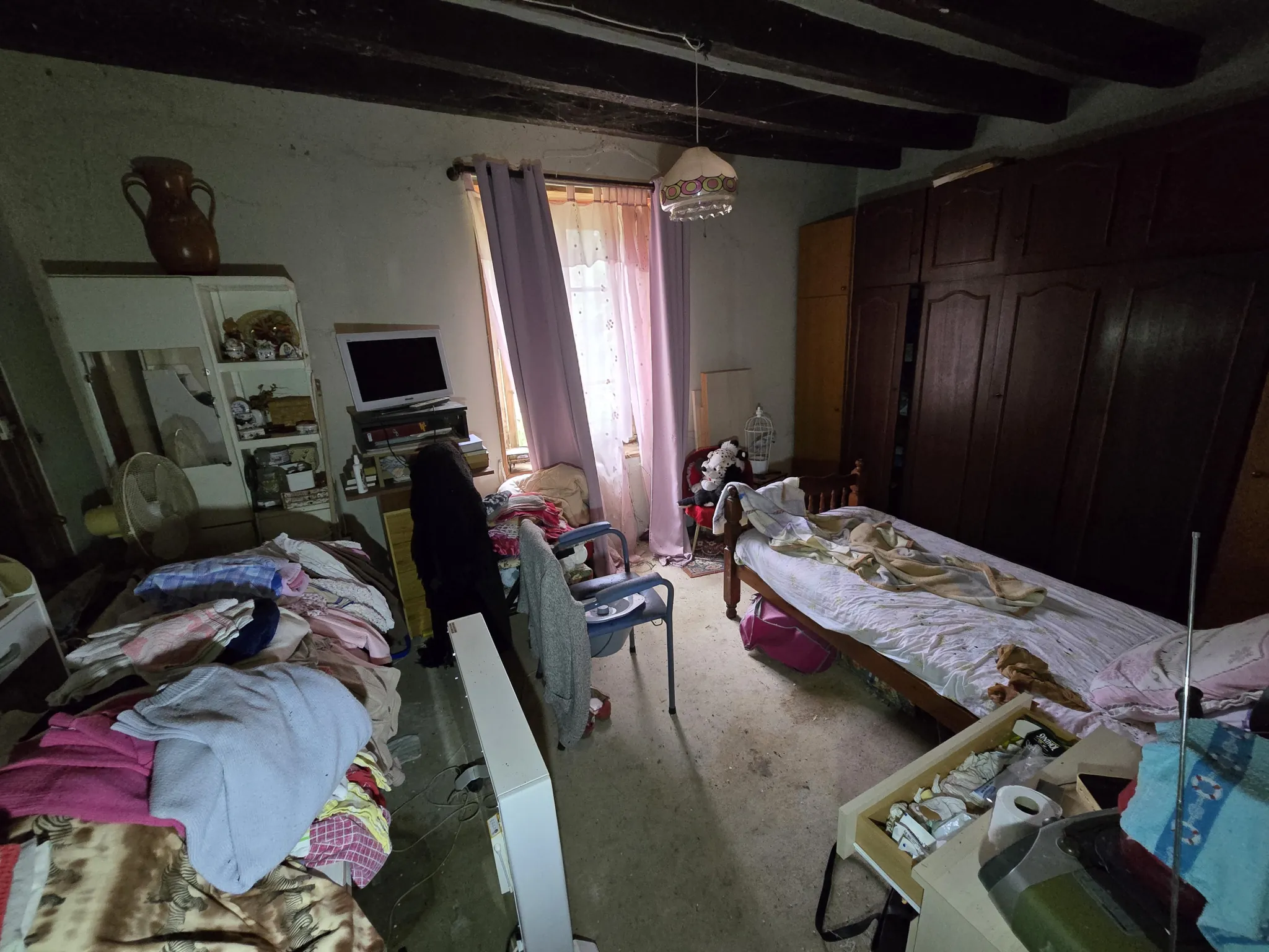 Maison individuelle avec grand jardin à Ecueille – Rénovation à prévoir 