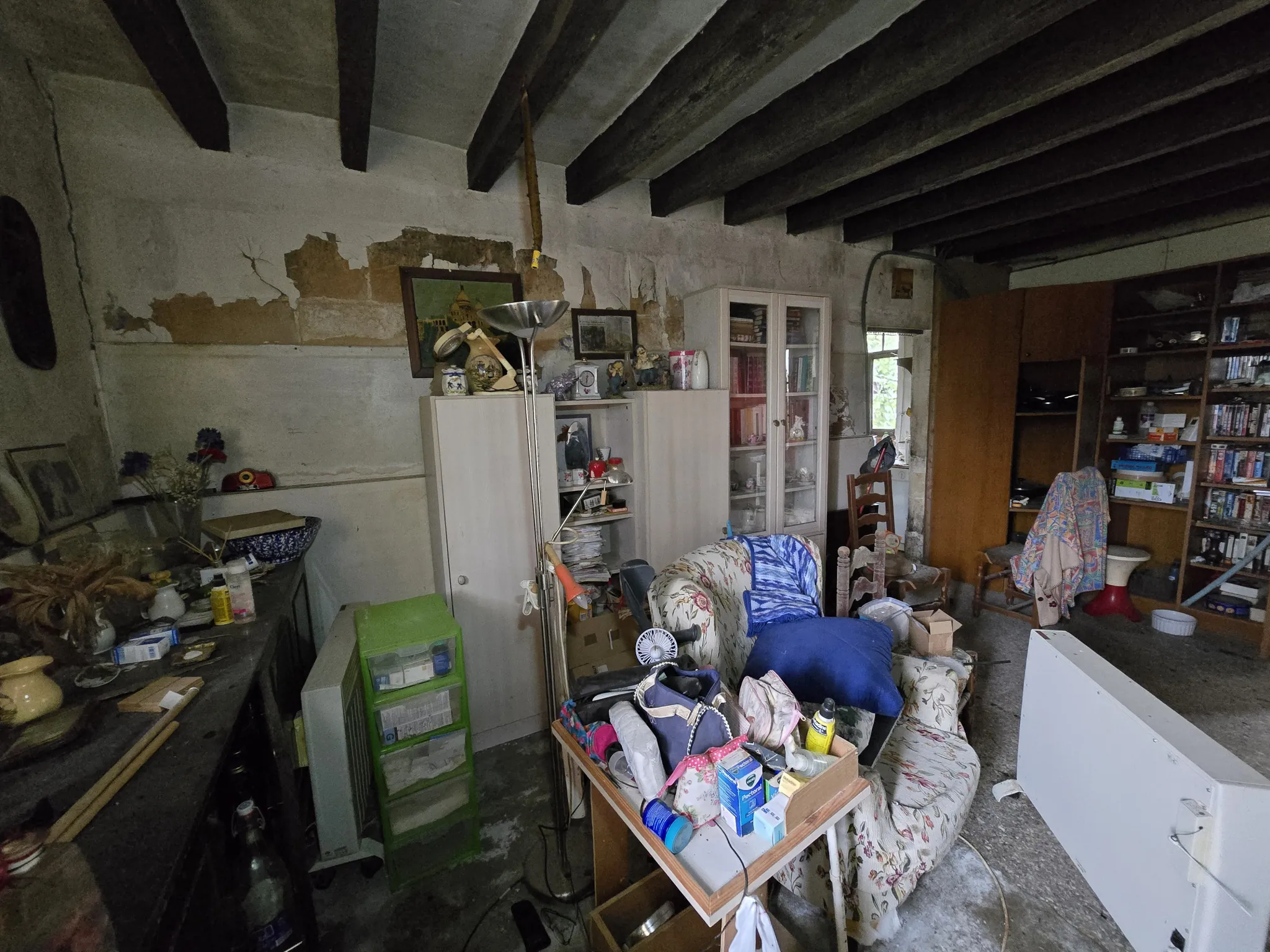 Maison individuelle avec grand jardin à Ecueille – Rénovation à prévoir 