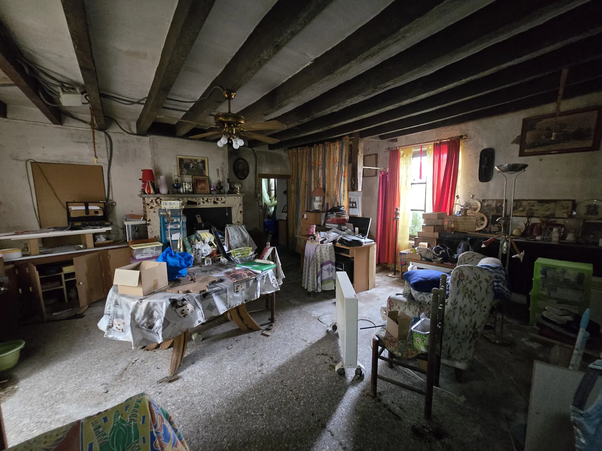 Maison individuelle avec grand jardin à Ecueille – Rénovation à prévoir 