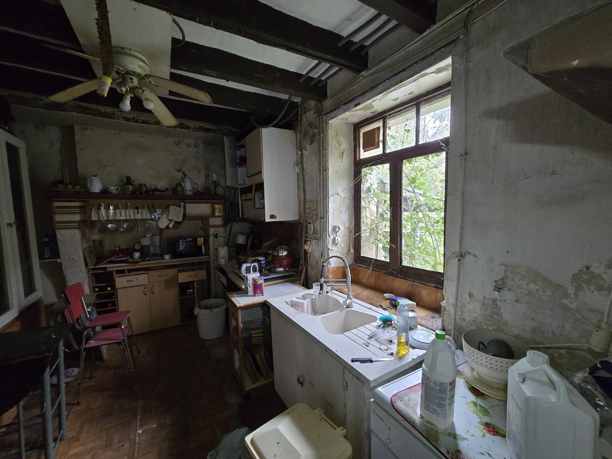 Maison individuelle avec grand jardin à Ecueille – Rénovation à prévoir 