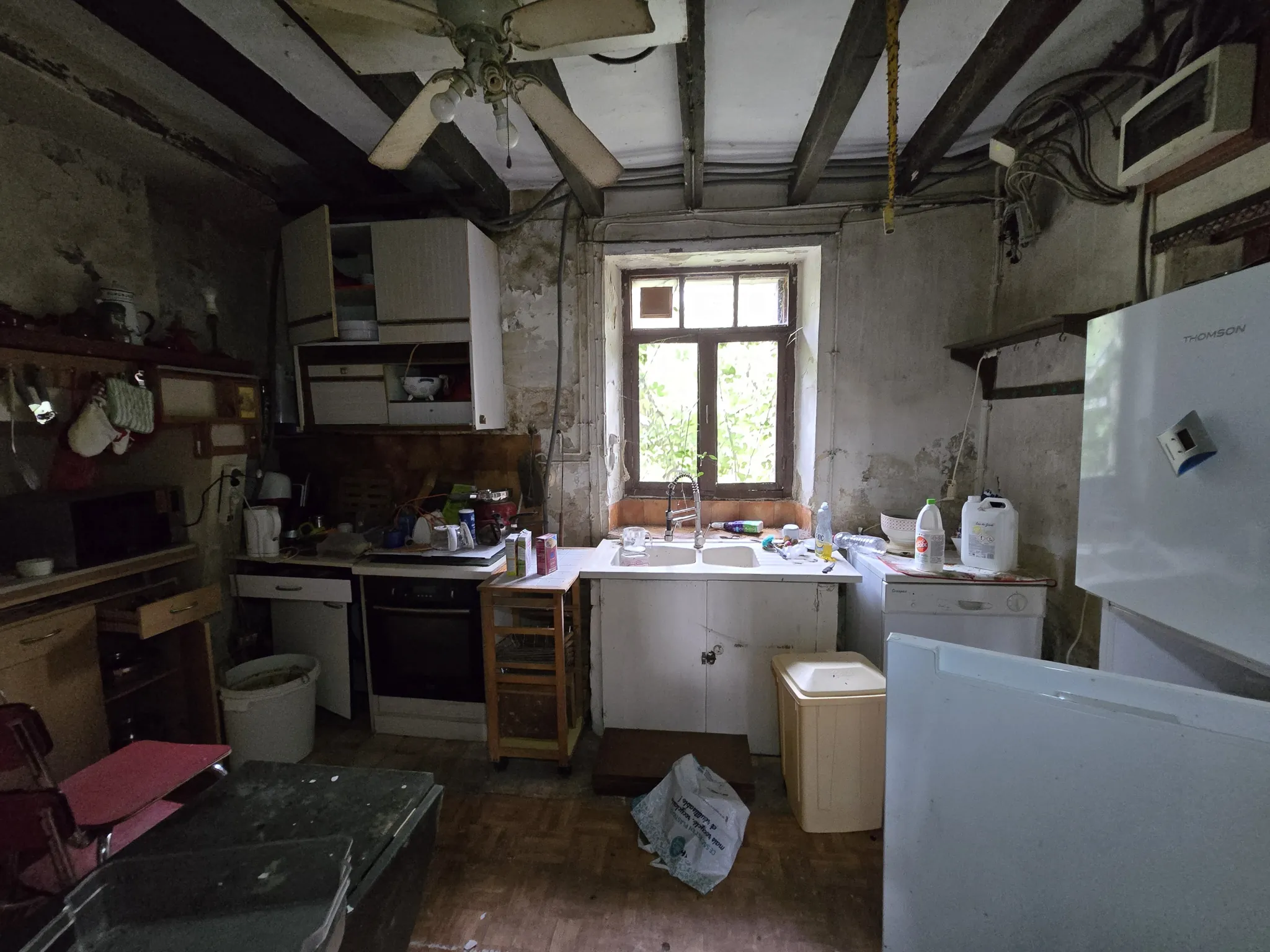 Maison individuelle avec grand jardin à Ecueille – Rénovation à prévoir 