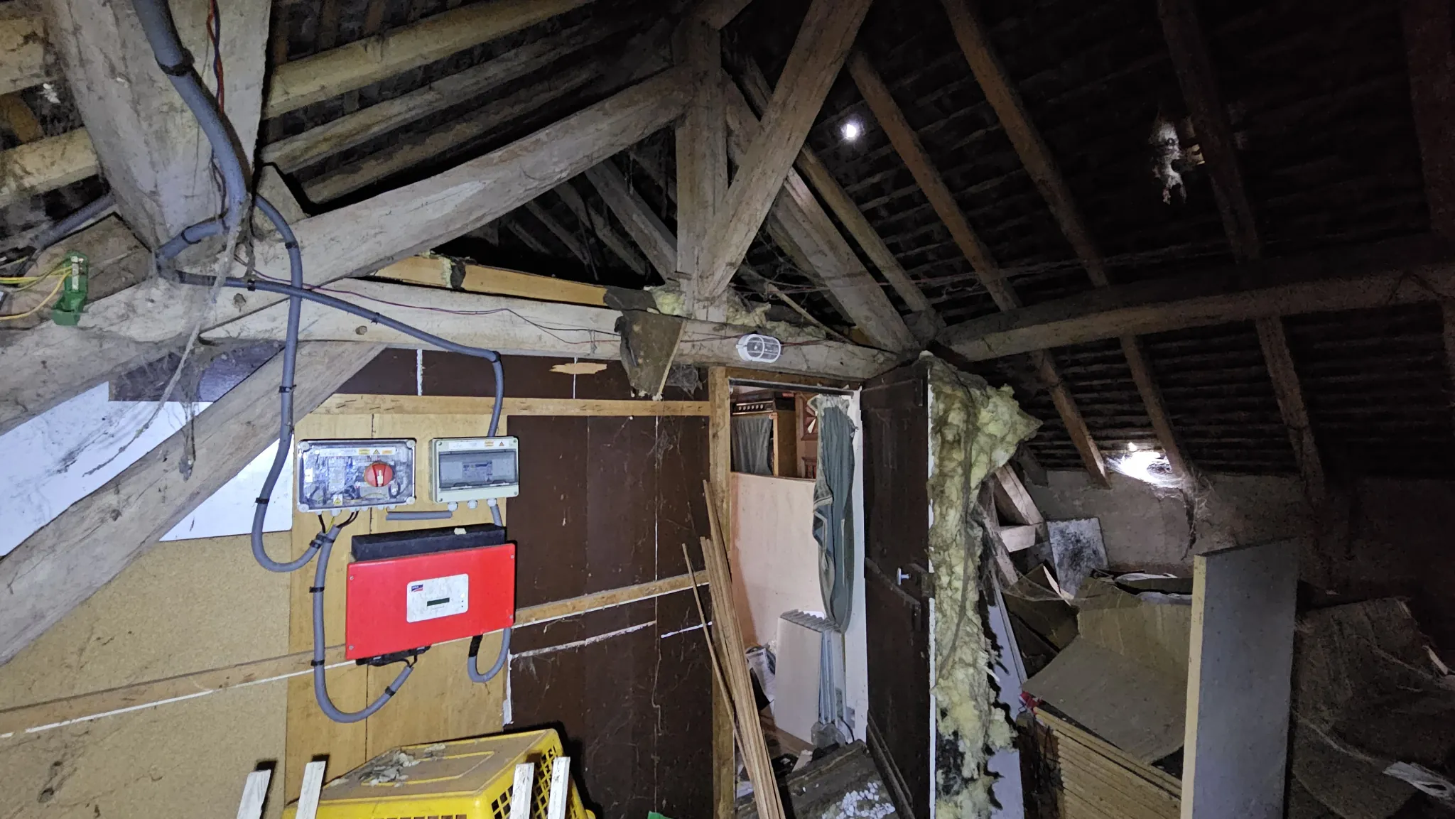 Maison individuelle avec grand jardin à Ecueille – Rénovation à prévoir 