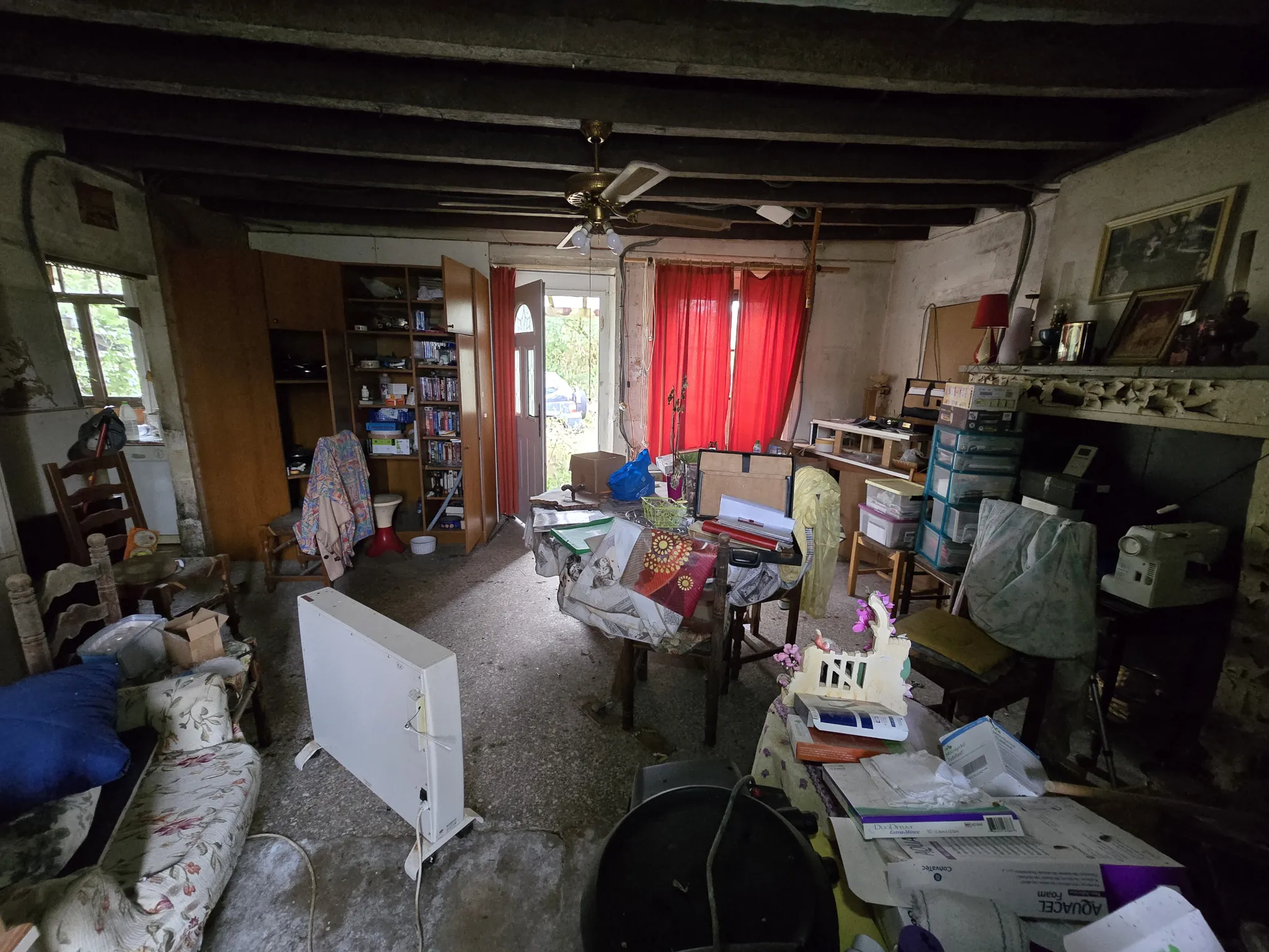 Maison individuelle avec grand jardin à Ecueille – Rénovation à prévoir 