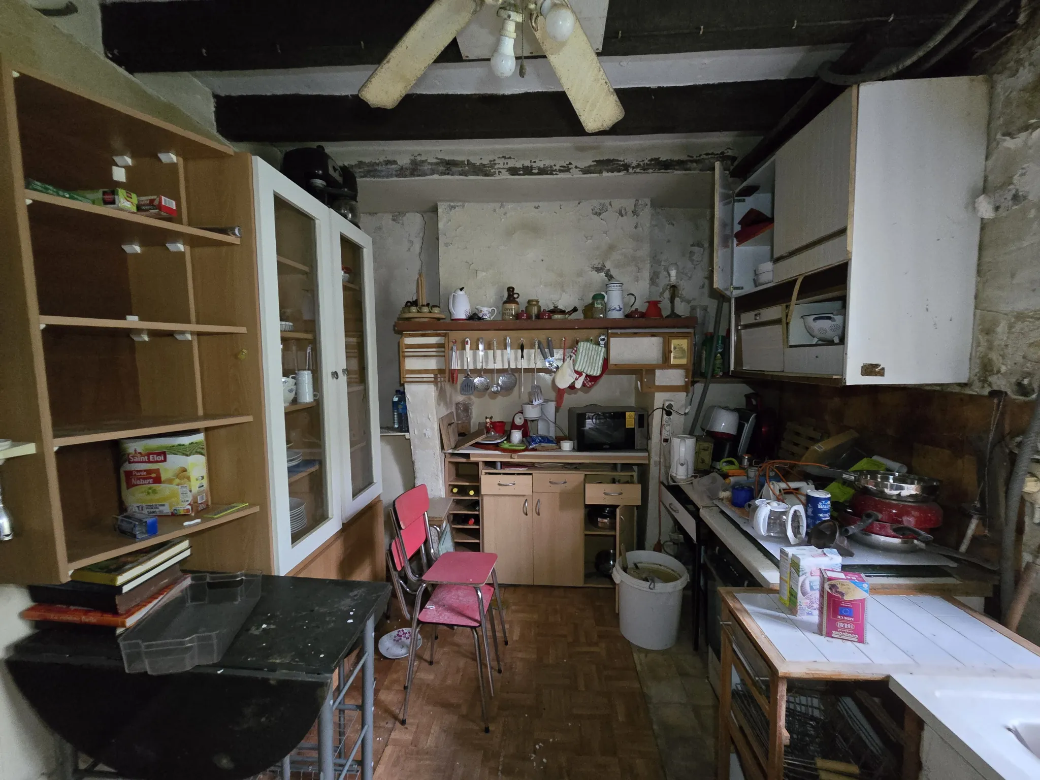 Maison individuelle avec grand jardin à Ecueille – Rénovation à prévoir 