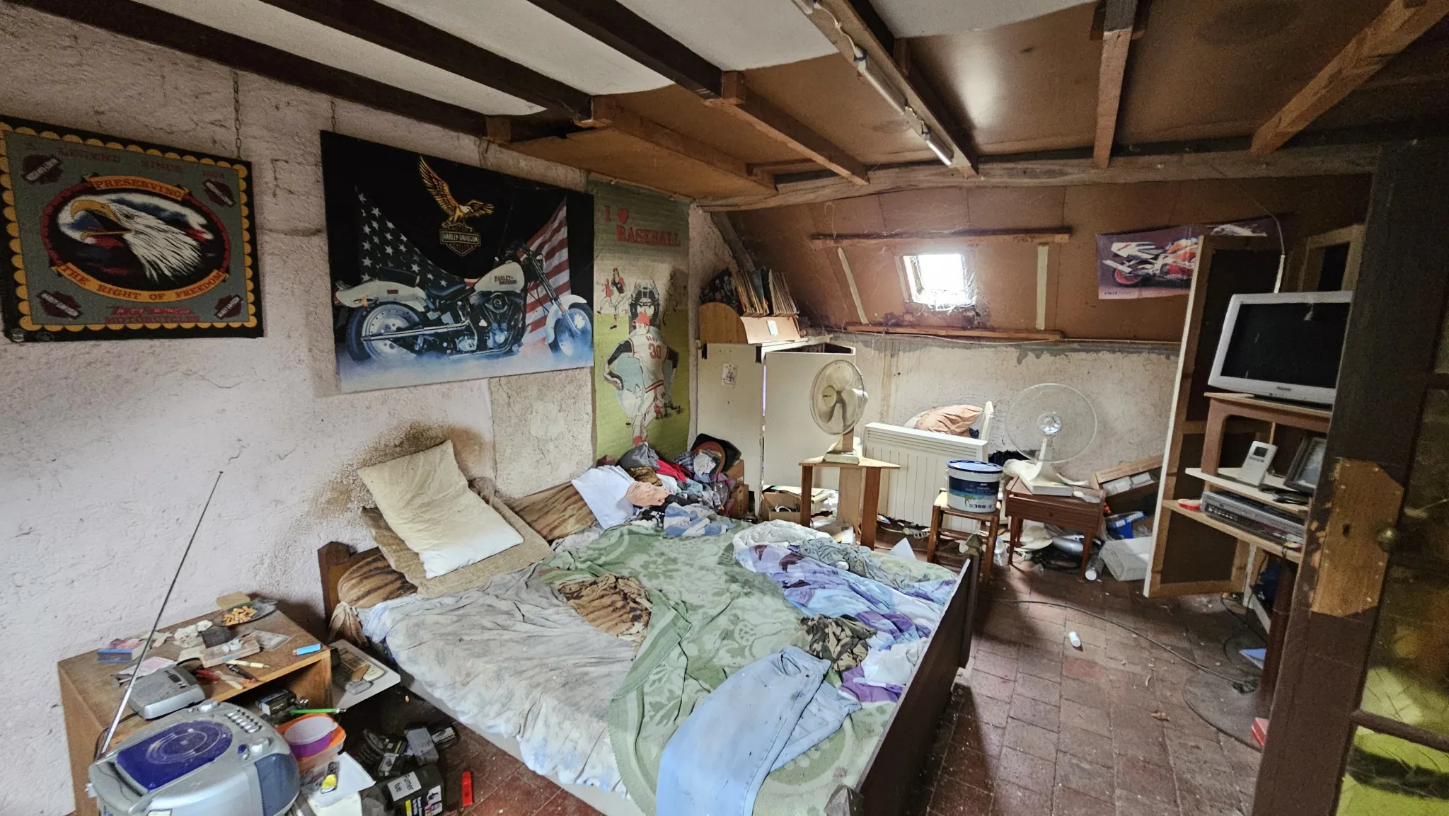 Maison individuelle avec grand jardin à Ecueille – Rénovation à prévoir 