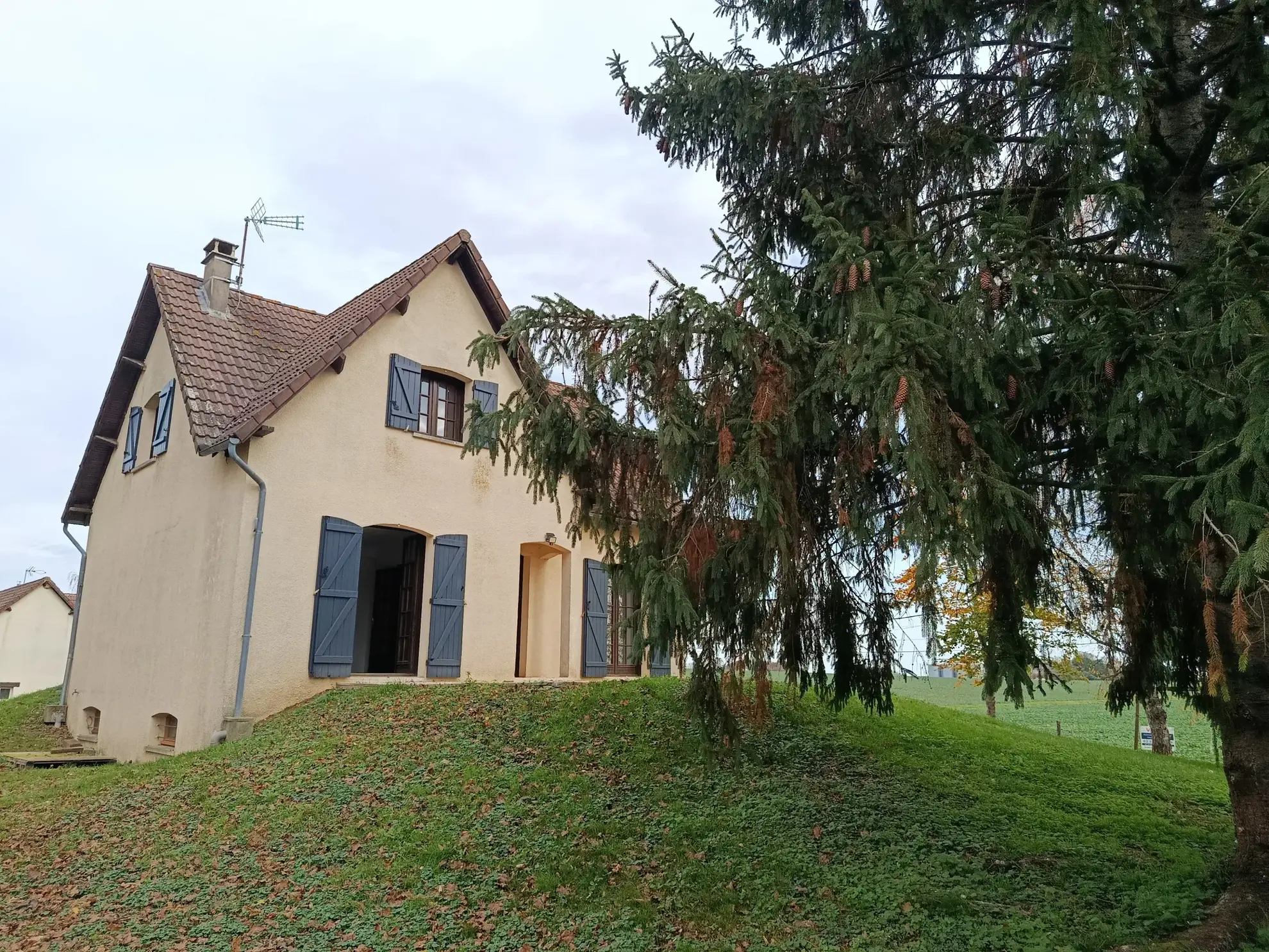 Vente maison 4 chambres avec jardin clos à Charny-Orée-de-Puisaye
