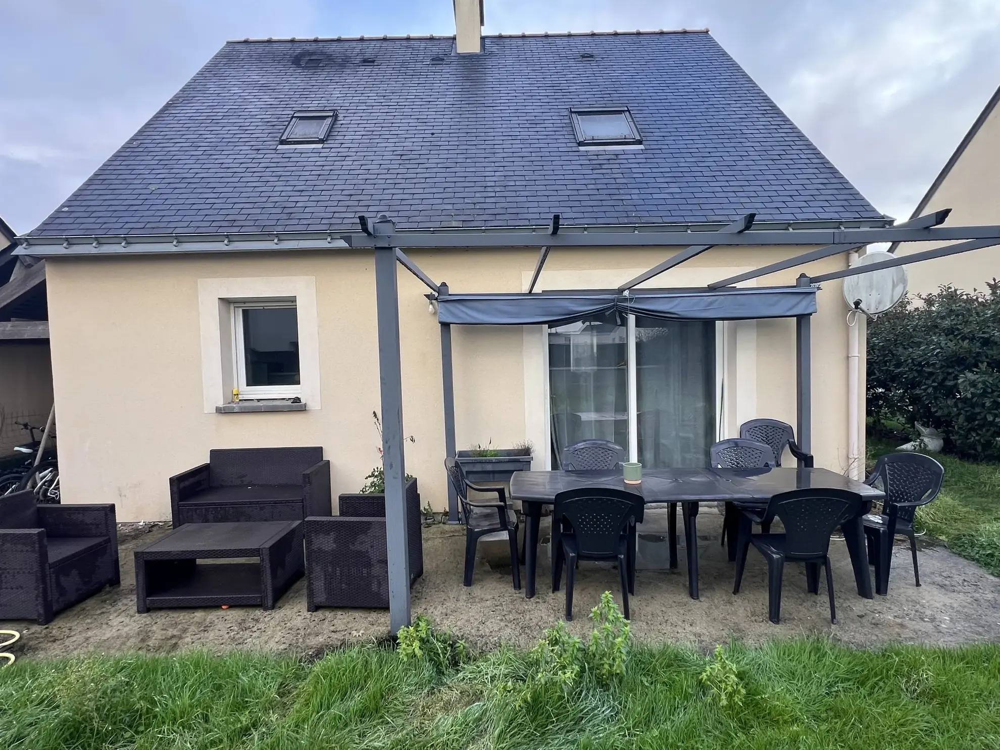 Maison récente à vendre à Saint Clément de la Place, 3 chambres, jardin et parking