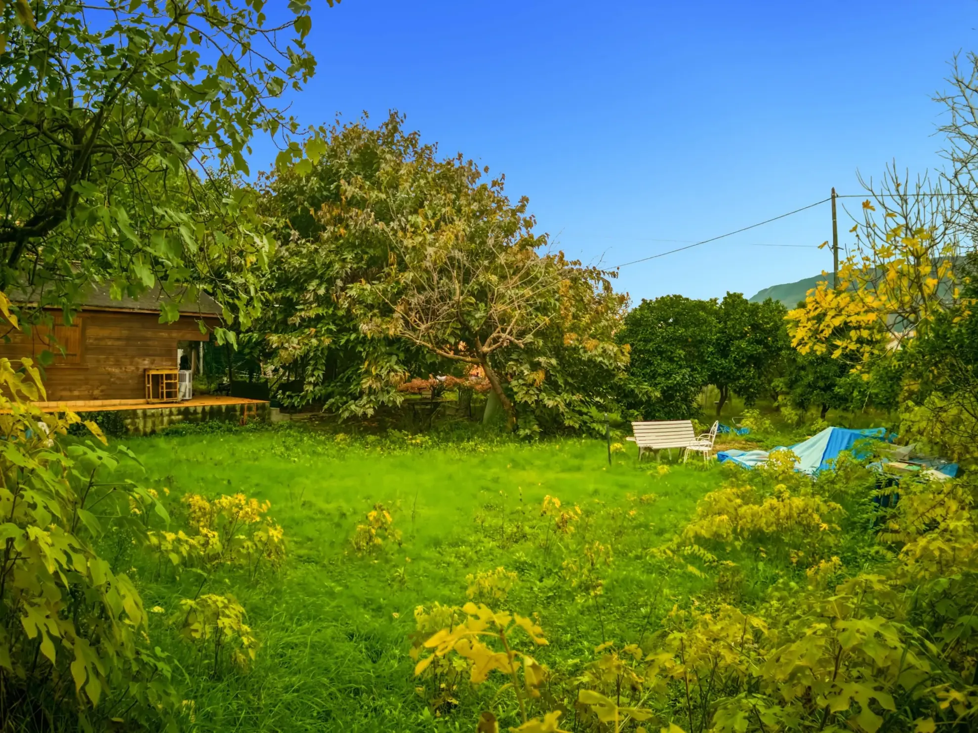 Terrain à bâtir plat de 983 m² à Castagniers avec potentiel de construction