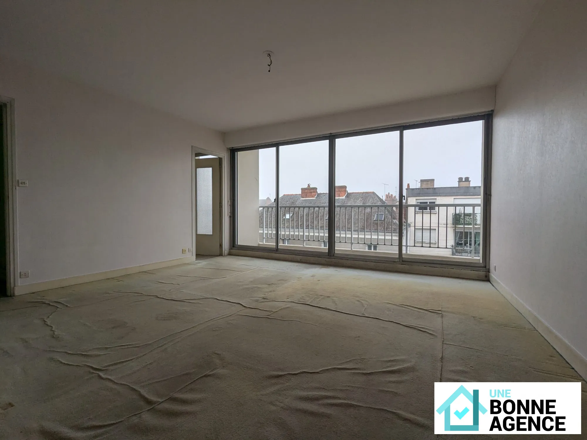 Appartement T1 bis à vendre à Tours Blanqui avec stationnement et cave