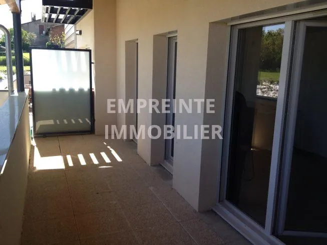 À vendre T3 récent avec terrasse à Rouffiac, proche commodités 