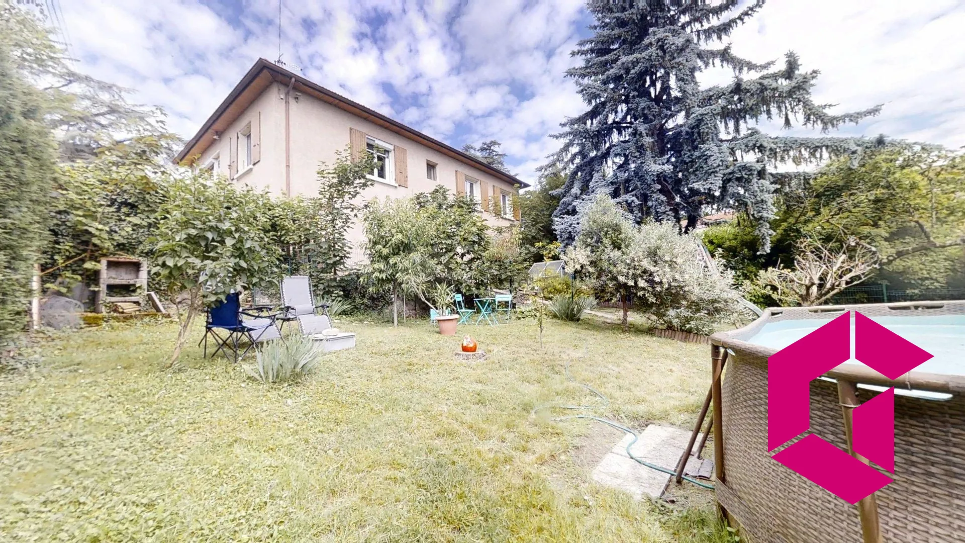 Maison individuelle avec sous-sol et jardin à Annonay – 86 m² habitable 
