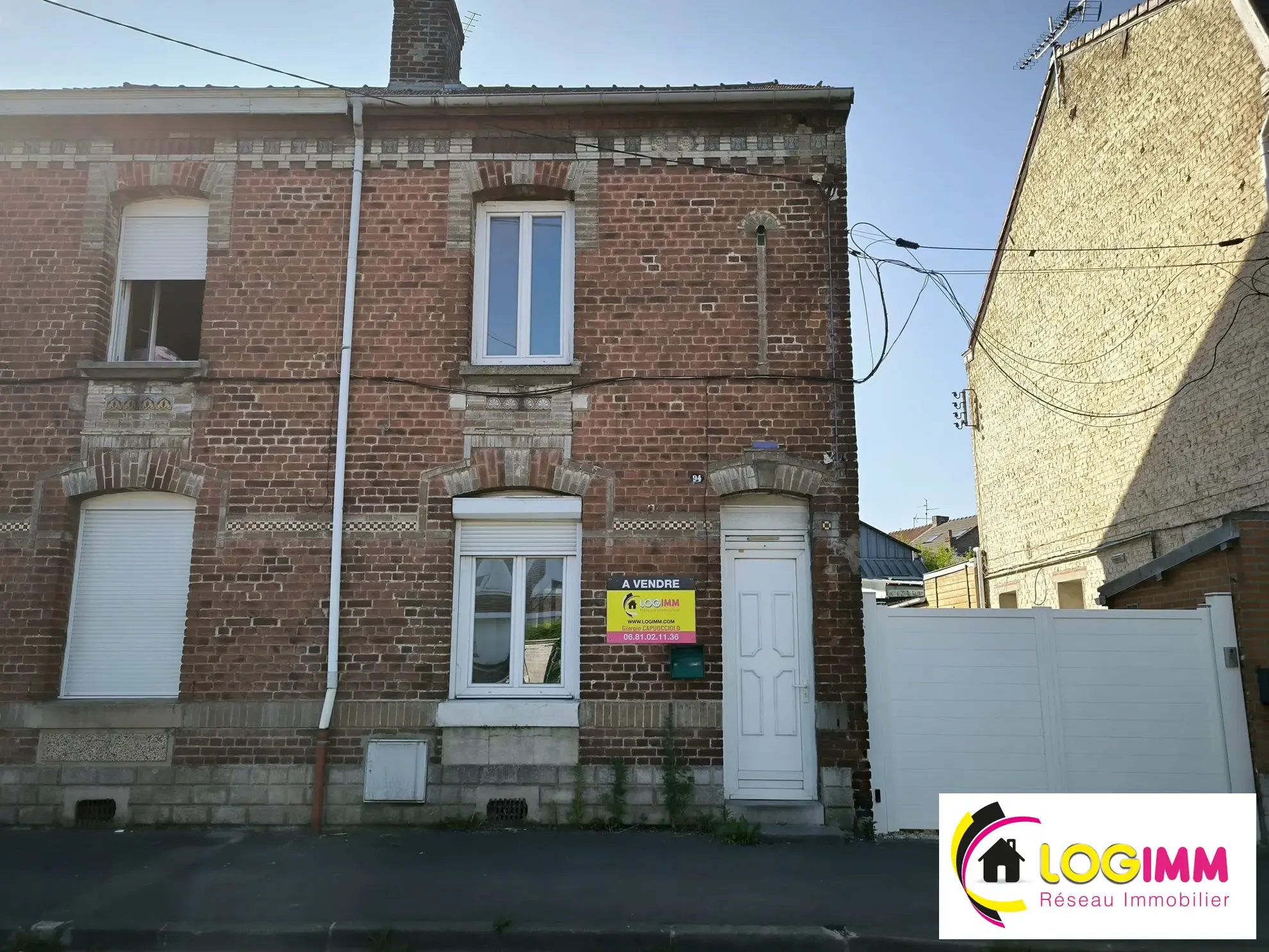 Maison de ville mitoyenne à Marly proche golf, 2 chambres, terrasse et jardin