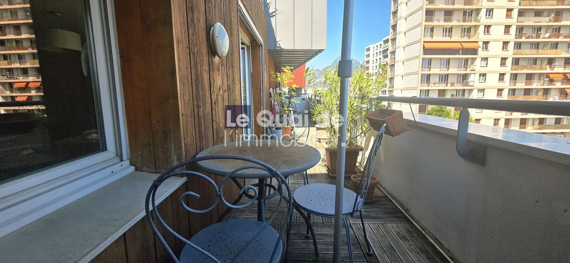 À vendre appartement 3 pièces avec balcon et vue à 360° à Grenoble 