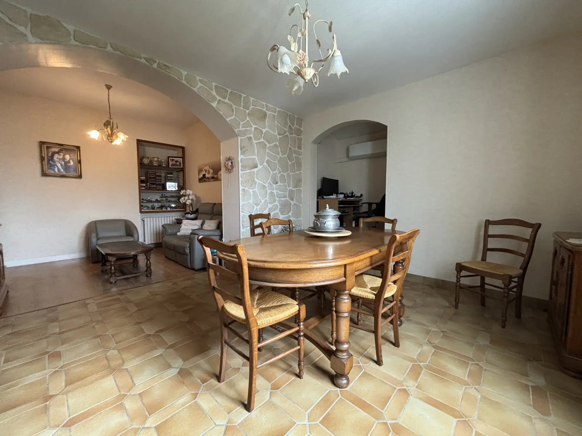 Belle maison rénovée à Vallières, Clermont-Ferrand, 90m² sur terrain de 446m² 