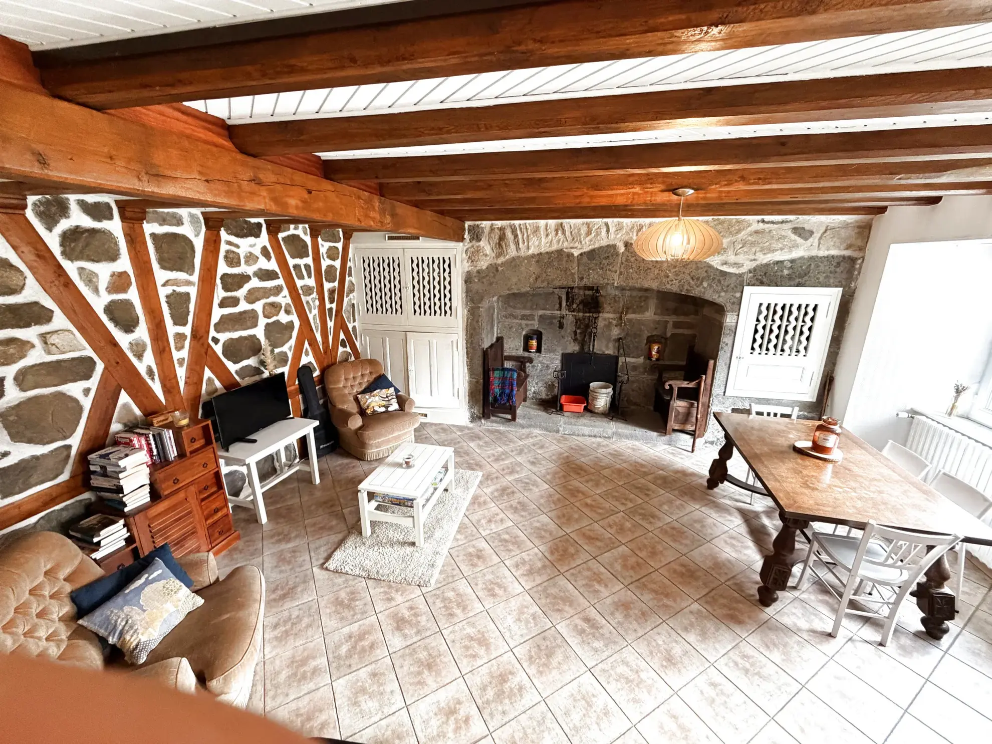 Belle maison en pierre avec terrain, proche de Saint-Flour et Pierrefort 