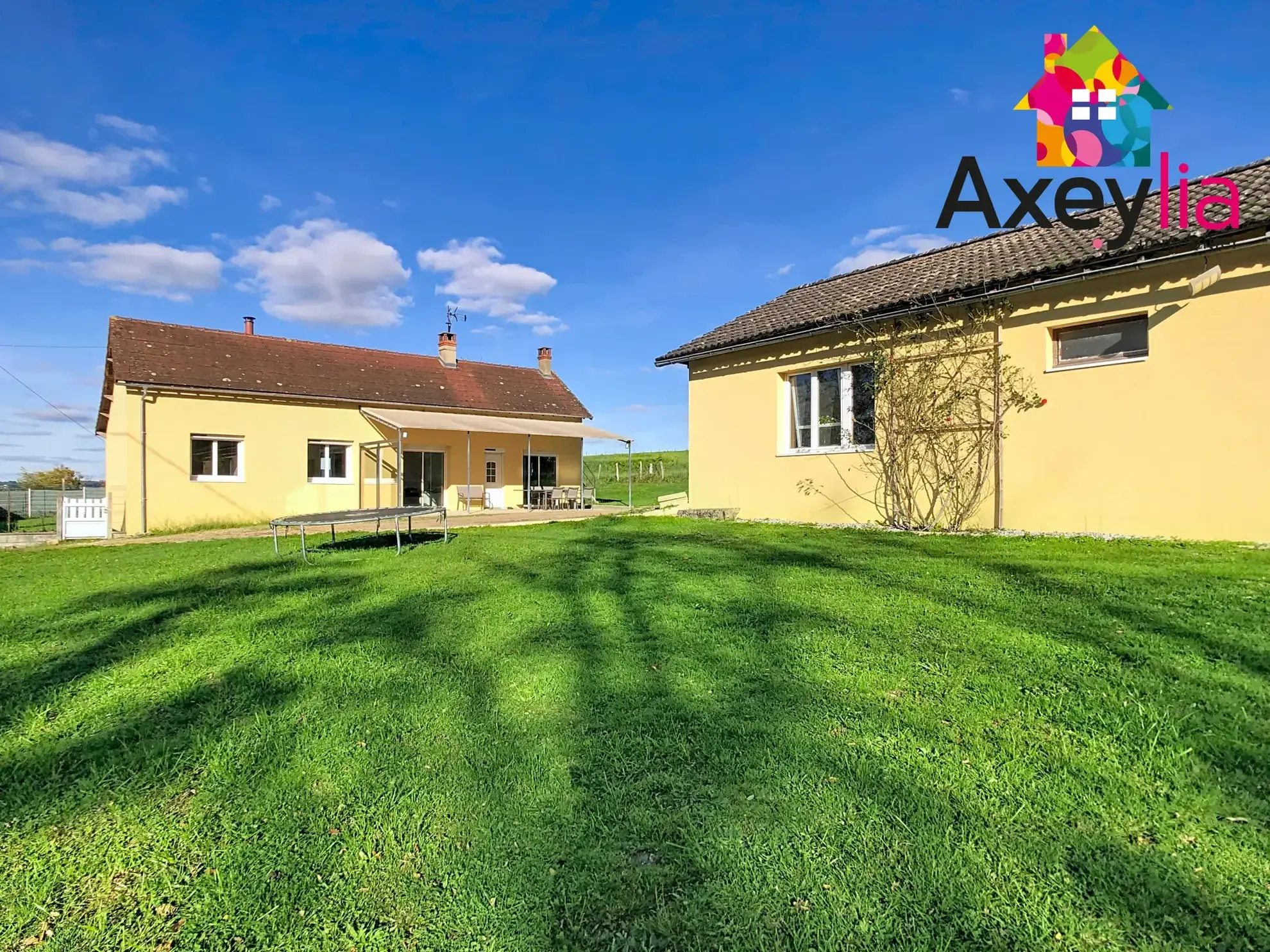 Maison rénovée avec 3 chambres à Molinet – terrain et garage inclus