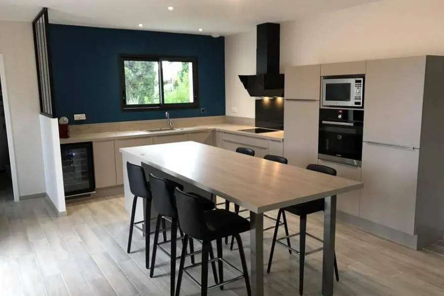 Maison contemporaine à Hermes de 107m² avec garage, 3 chambres et conformités environnementales