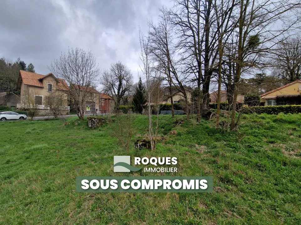 Terrain constructible de 872 m² au Caylar, secteur dégagé, viabilisé