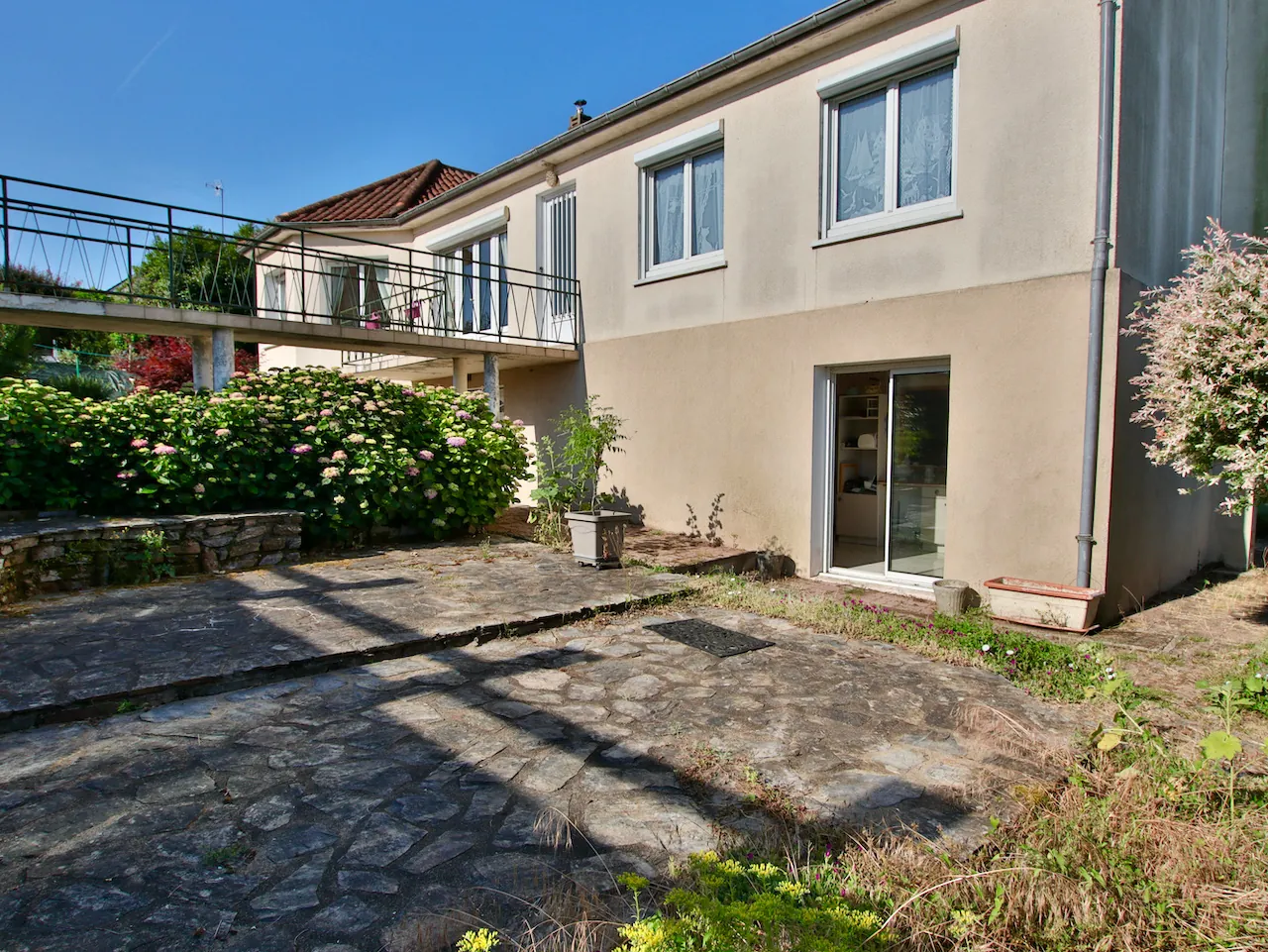 Maison familiale avec 4 chambres à La Chapelle Saint Laurent - Proche commodités 