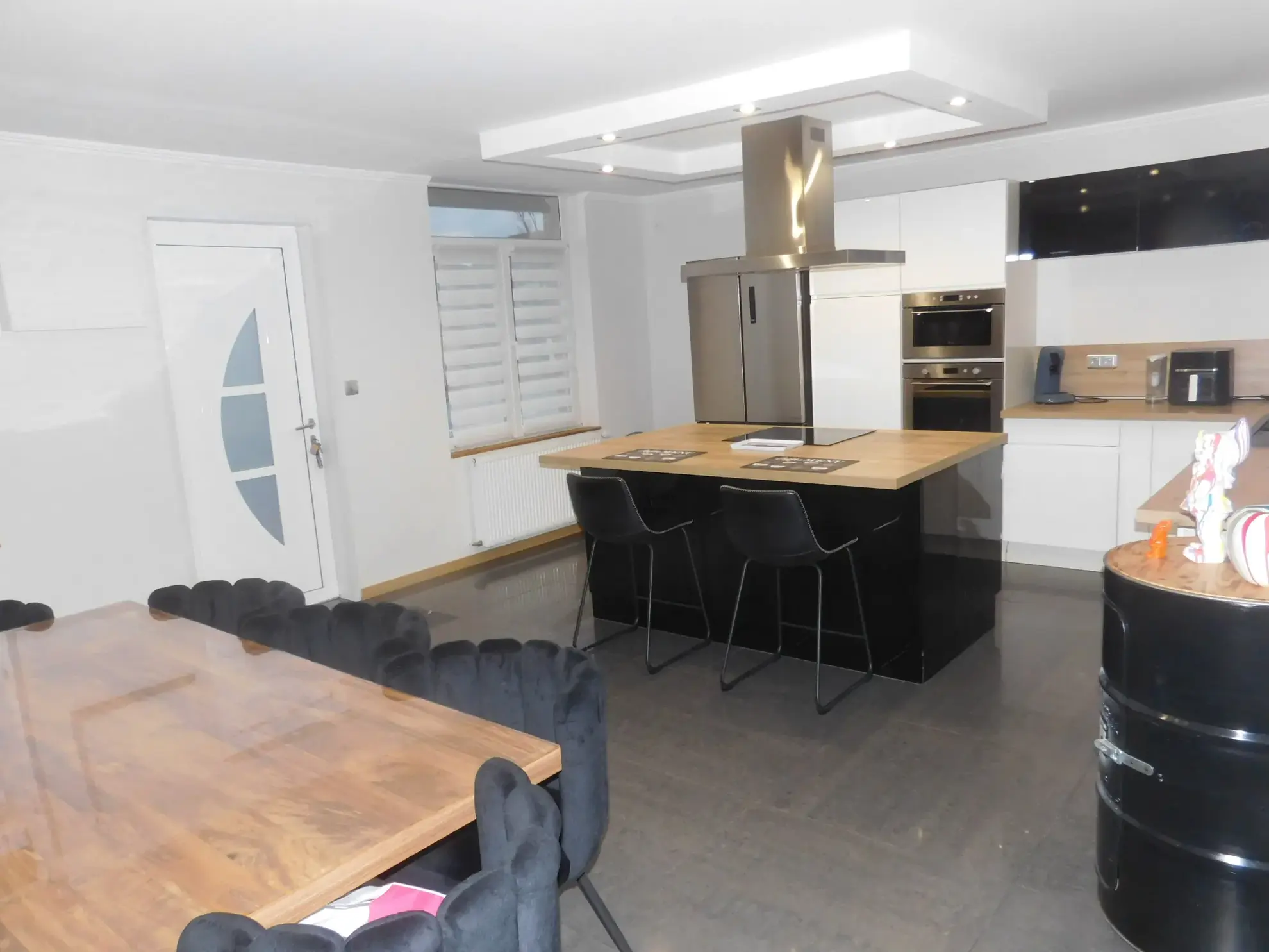 Maison rénovée de 130 m² avec terrasse et garage à Leforest, proche de l'A1