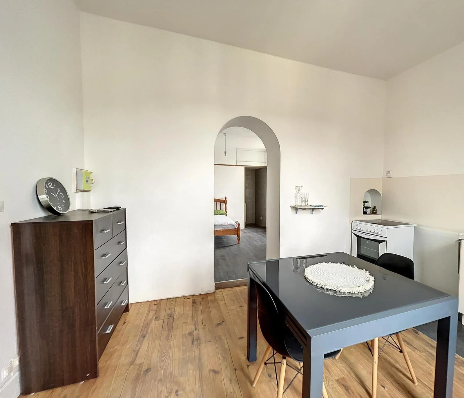 Immeuble de rapport à Saint Sylvestre sur Lot (47) avec 4 appartements et local commercial 