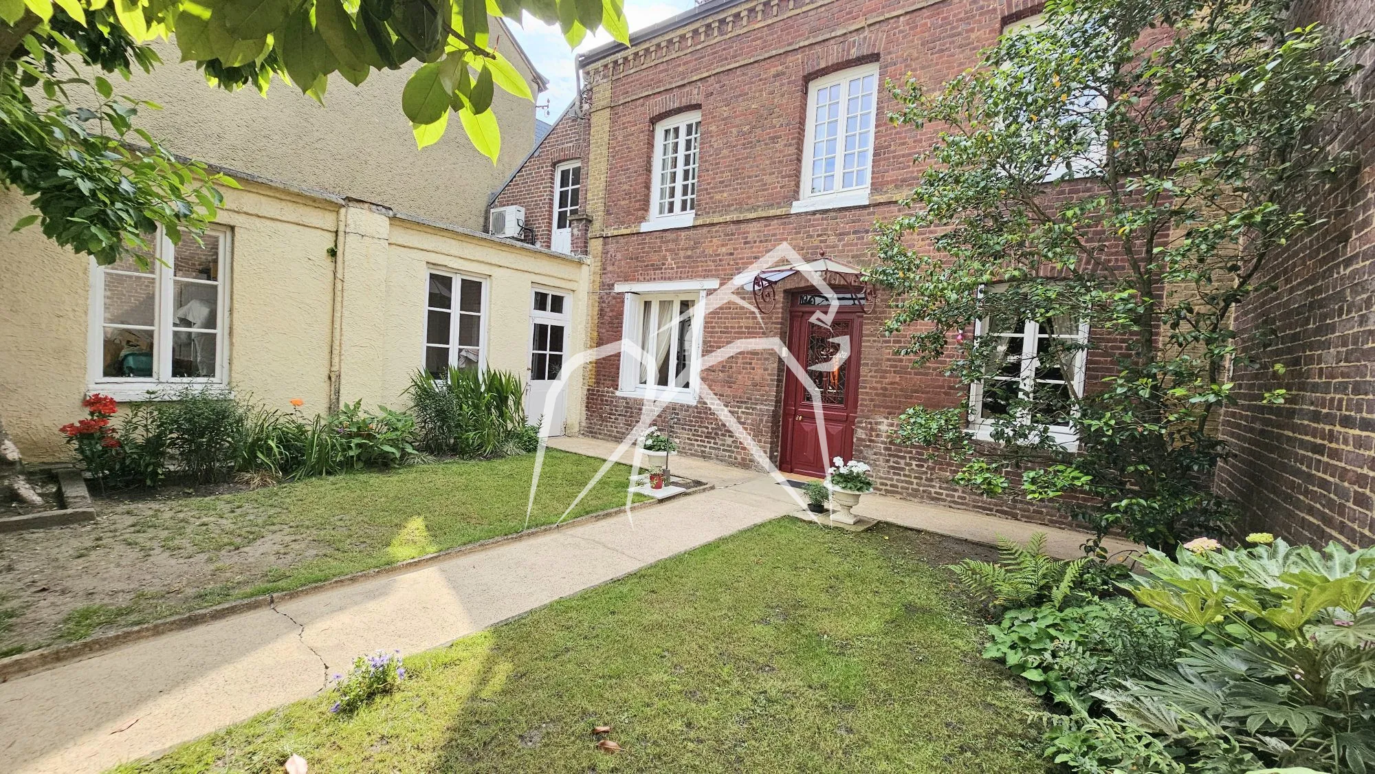 Maison de caractère de 131 m² à vendre à Oissel-sur-Seine, ideal pour famille