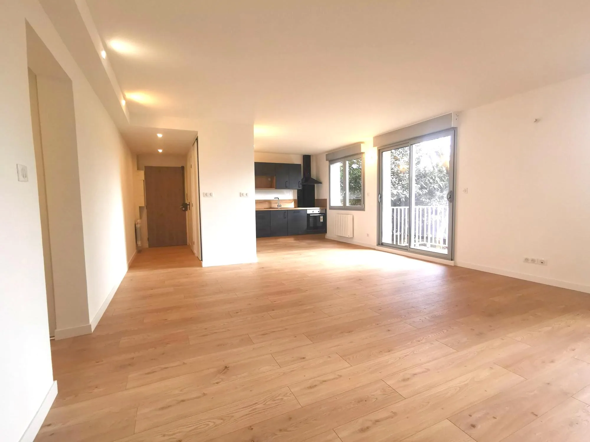 Appartement 2 pièces rénové avec balcon à Dijon, proche Cité Gastronomique 