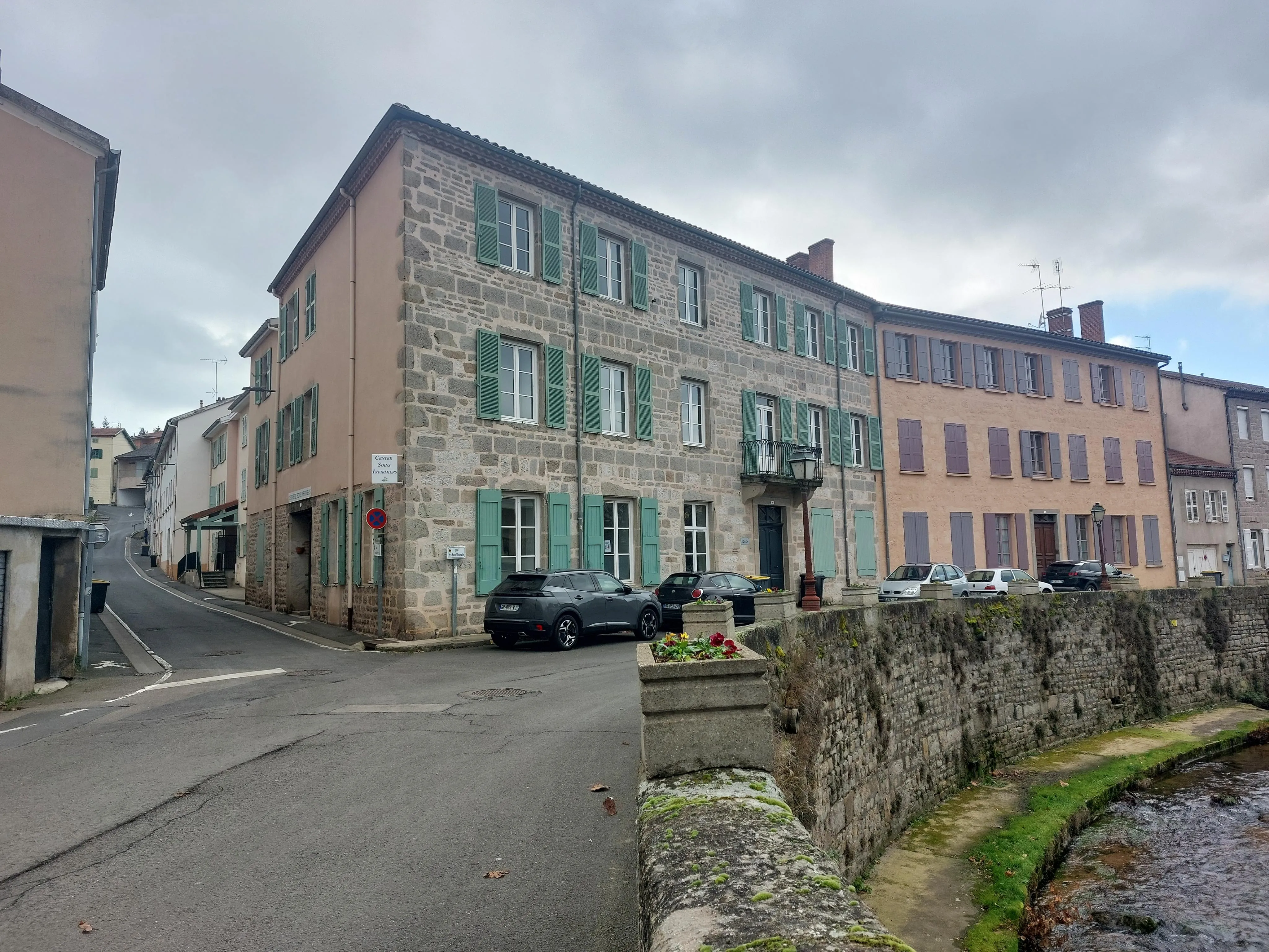 Appartement lumineux de 95 m² à Montbrison avec vue sur le Vizézy