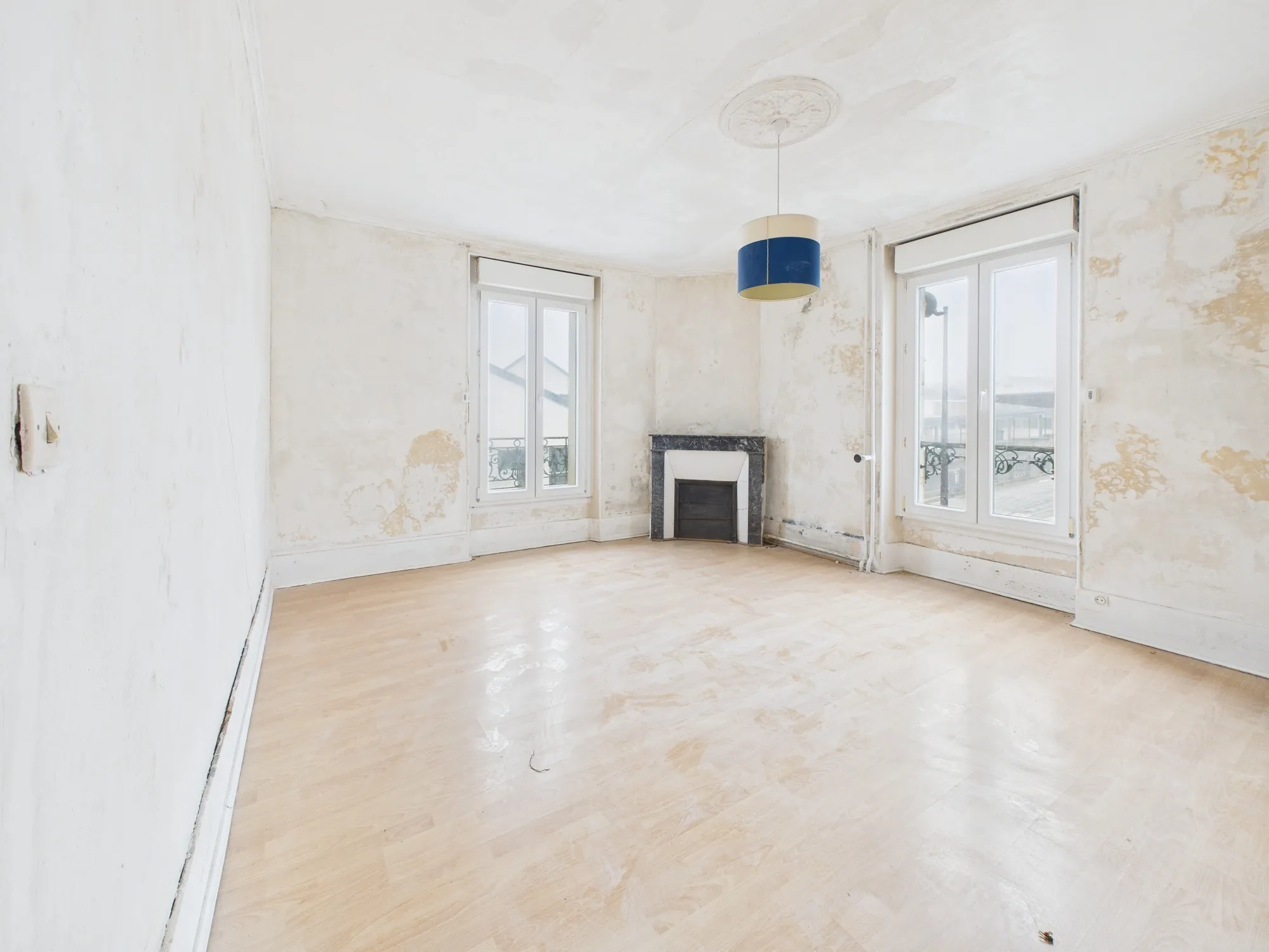 Maison à rénover à Ormoy avec 4 chambres et jardin clos 