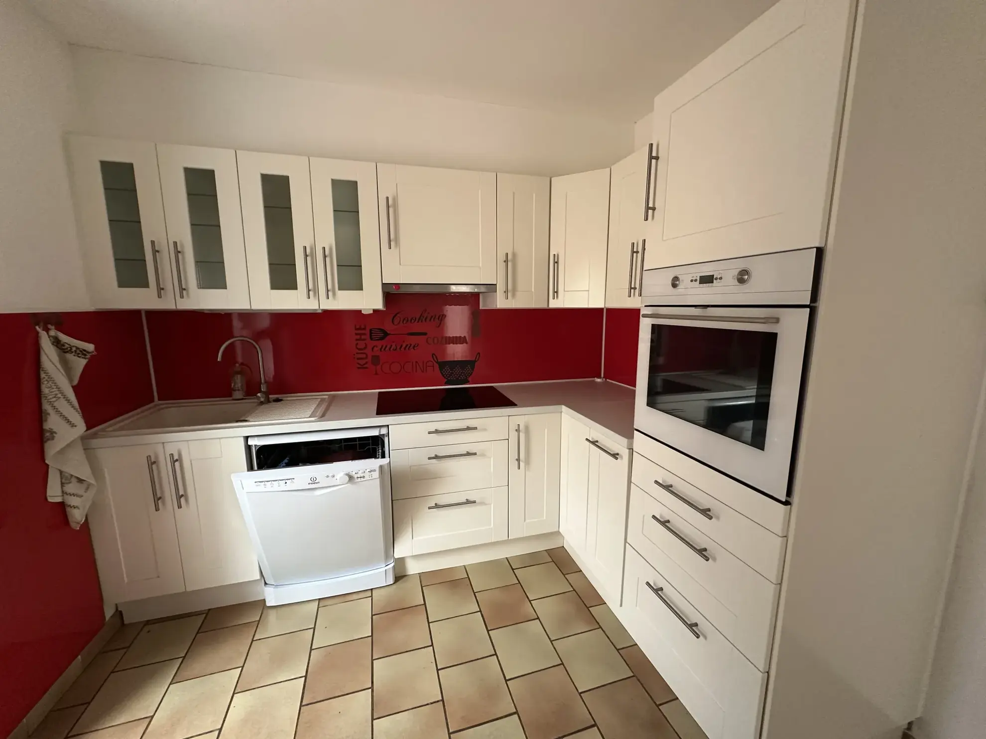 Appartement T4 avec extérieur privé et annexe à La Seyne-sur-Mer - Calme et confort 